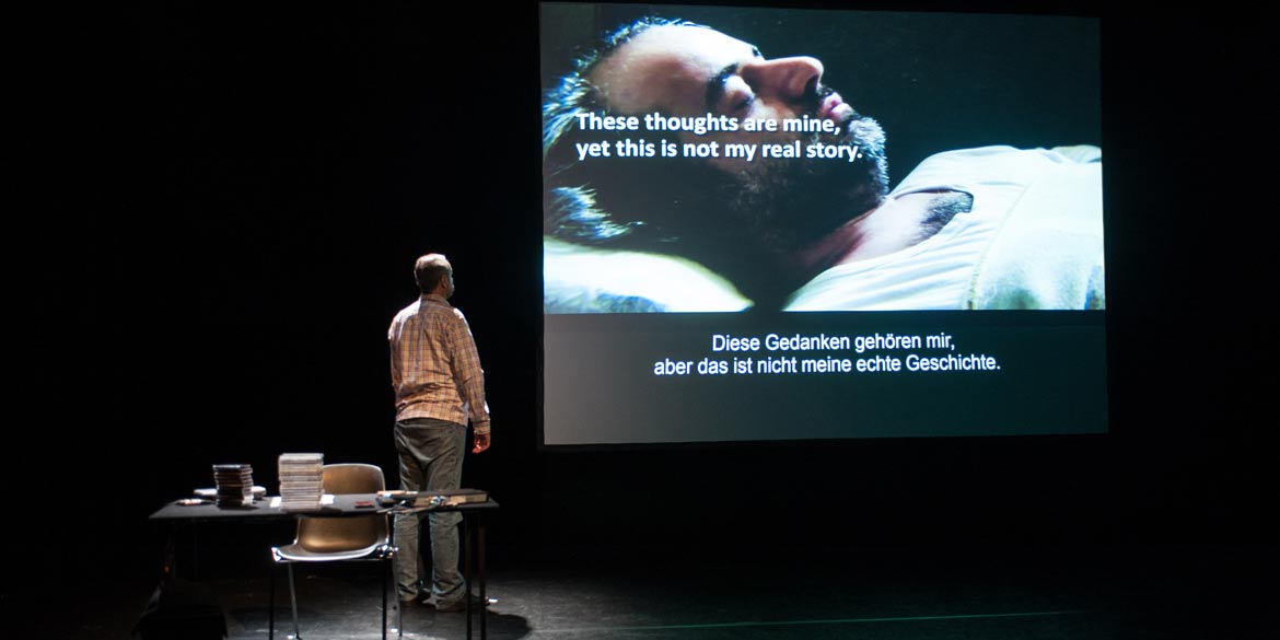 Rabin Mroué, Riding on a cloud (© Sommerszene Salzburg/Bernhard Müller)