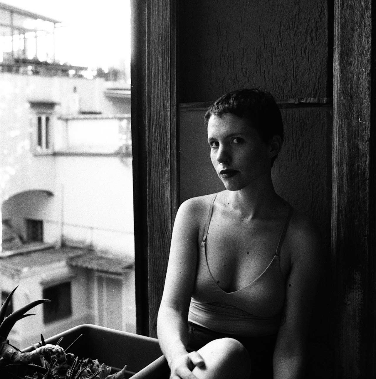 dina lola posani